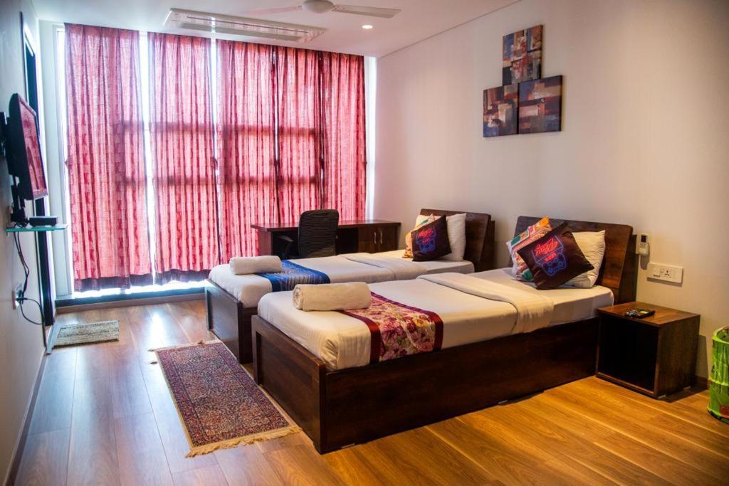 פונה Guest House Service Apartments מראה חיצוני תמונה